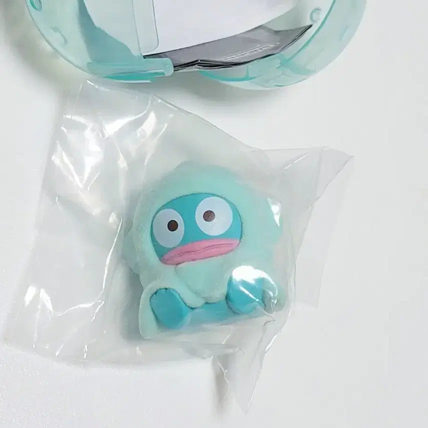 [BUNJANG] Sanrio Friends Inside Blanket Gacha Figure - Hangyodon / 미개봉 산리오 이불 속 친구들 가챠 / 이불 밖은 위험해