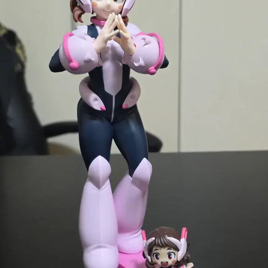 [BUNJANG] My Hero Academia Ochaco Uraraka Figure &amp; Gacha Bundle Set / 나히아 오챠코 피규어+가챠 일괄판매