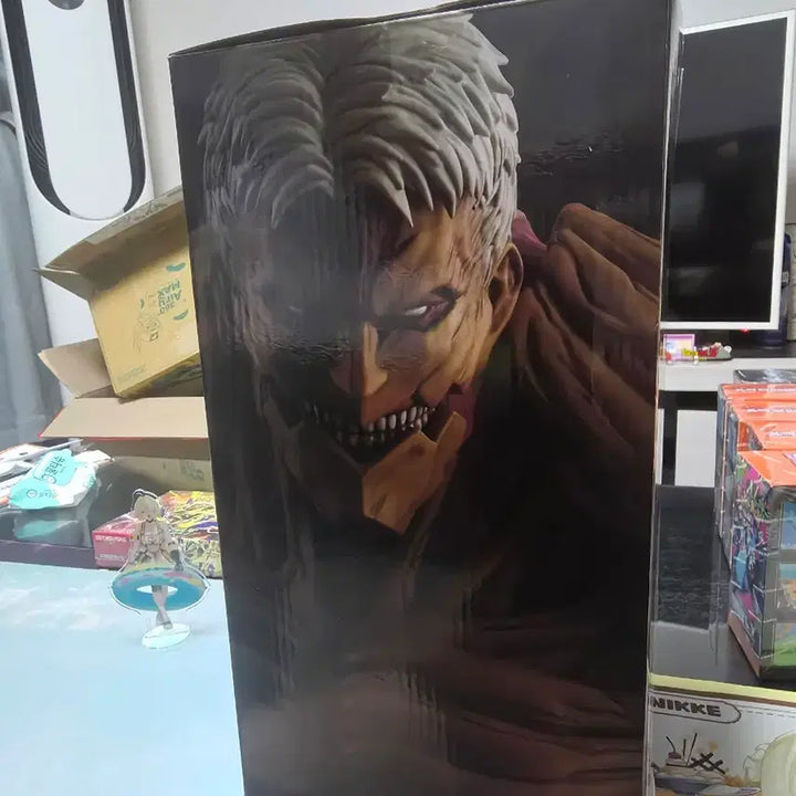 [BUNJANG] Attack on Titan Armored Titan A Prize Figure (Simple Unboxing) / 갑옷거인A상 [단순개봉] 택포29 박스상태좋음