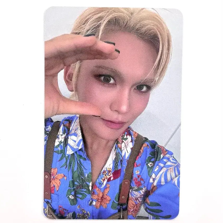 [BUNJANG] XLOV Hyun Photocard (POB) / XLOV 엑스러브 카페이벤트 포토카드 미공포 포카 POB Photocard POCA HYUN 현