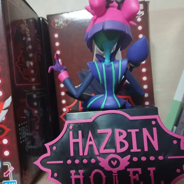 [BUNJANG] Hazbin Hotel Alastor B Desktop Figure / [급처] 해즈빈 호텔 알래스터B 데스크탑