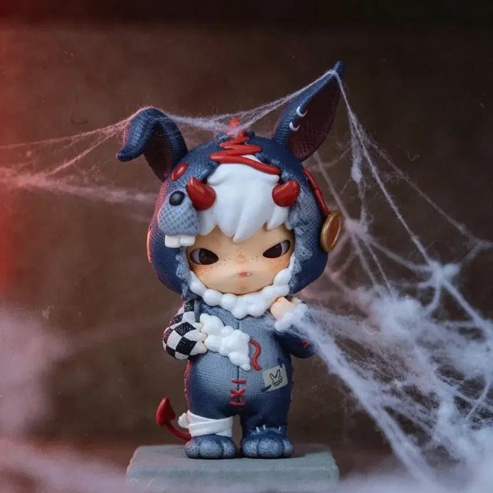 [BUNJANG] Pop Mart Hirono The Lodger Figure (Sealed) / 미개봉 팝마트 기묘한 다락방 시리스 Hirono 히로노 The Loldger