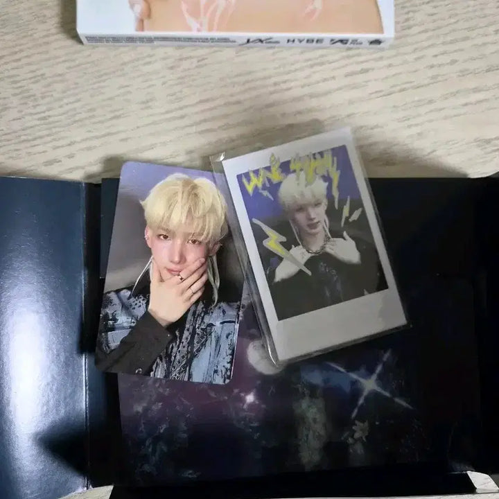 [BUNJANG] &amp;TEAM Jo Mark On Me Photocard Set (Includes 2 Lenticulars) / 앤팀 jo 조 mark on me 마크온미  포카세트 (렌티큘러 2개포함)