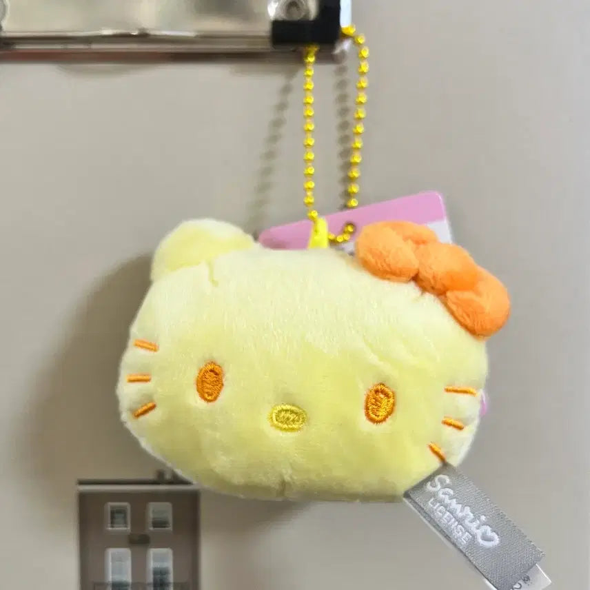 [BUNJANG] Sanrio Hello Kitty Yellow Doll Keychain / 새상품) 산리오 헬로키티 인형 키링 옐로우