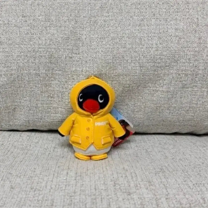 [BUNJANG] Pingu Yellow Raincoat Bag Charm 10cm Keyring Plush / 정품 핑구 노란 우비 가방고리 10cm 키링 인형