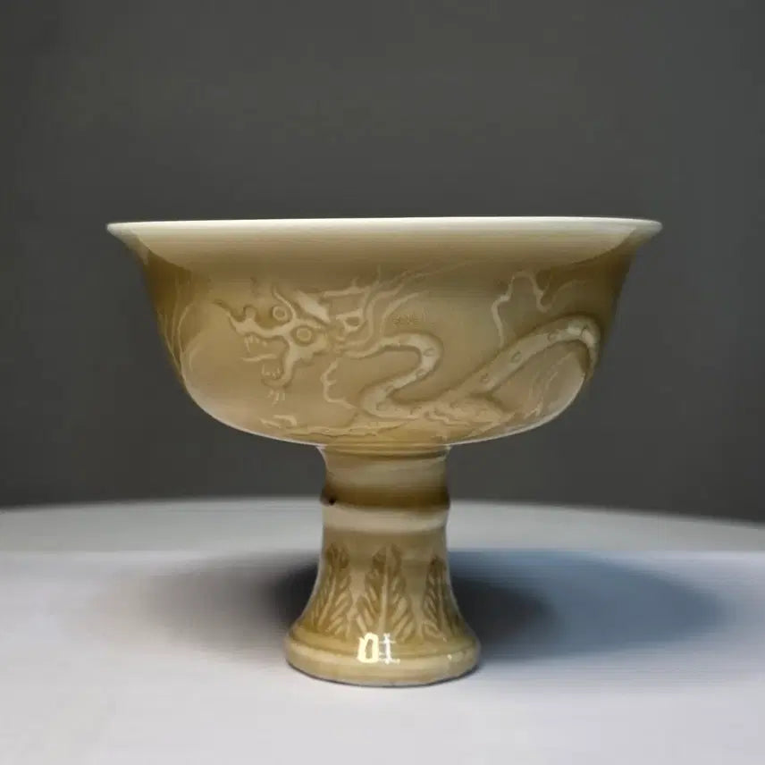 [BUNJANG] Yuan Dynasty Style Celadon Porcelain High-Footed Cup with Dragon and Phoenix Motif / 외황지용문내청화연지조문고족배