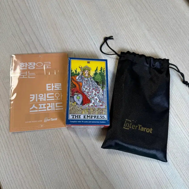 [BUNJANG] Universal Waite Tarot Cards New / 유니버셜 웨이트 타로카드 새상품