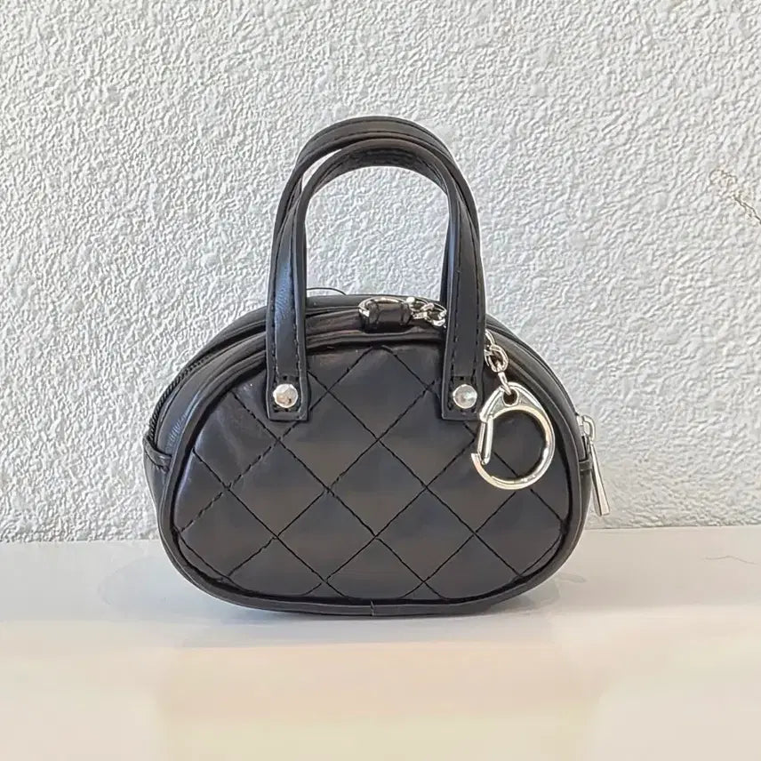 [BUNJANG] Loris Farm Sanrio Hello Kitty Quilted Pouch Keychain / 정품)로리즈팜키티 미퍼벤트키티 퀼팅파우치 키링