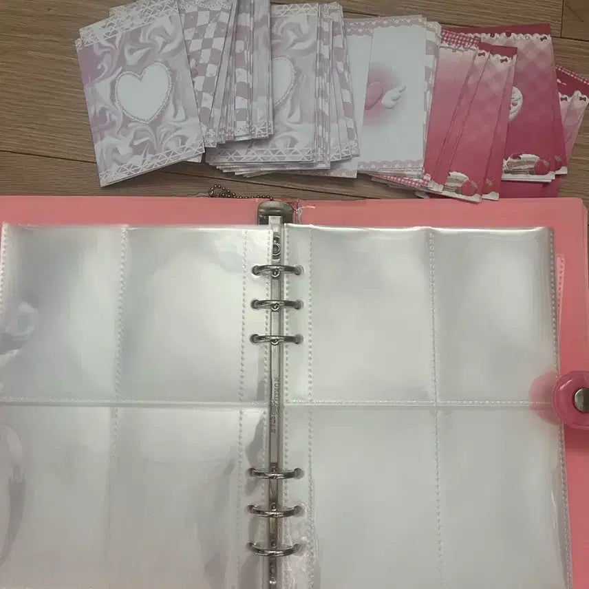 [BUNJANG] Tokkijikimi Strawberry Binder / 토끼지킴이 바인더 딸기