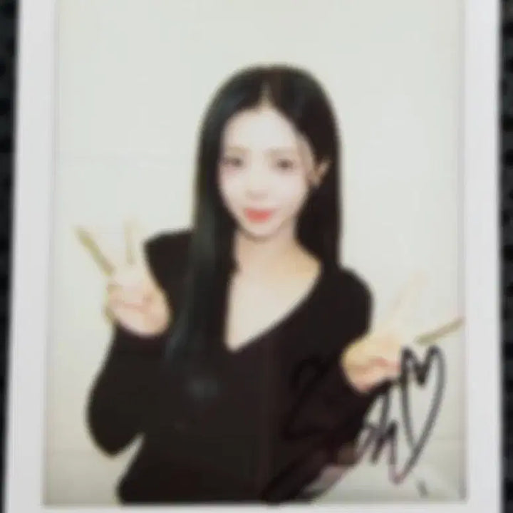 [BUNJANG] tripleS Da Hyun Signed Polaroid / tripleS 트리플에스 서다현 싸인 폴라로이드
