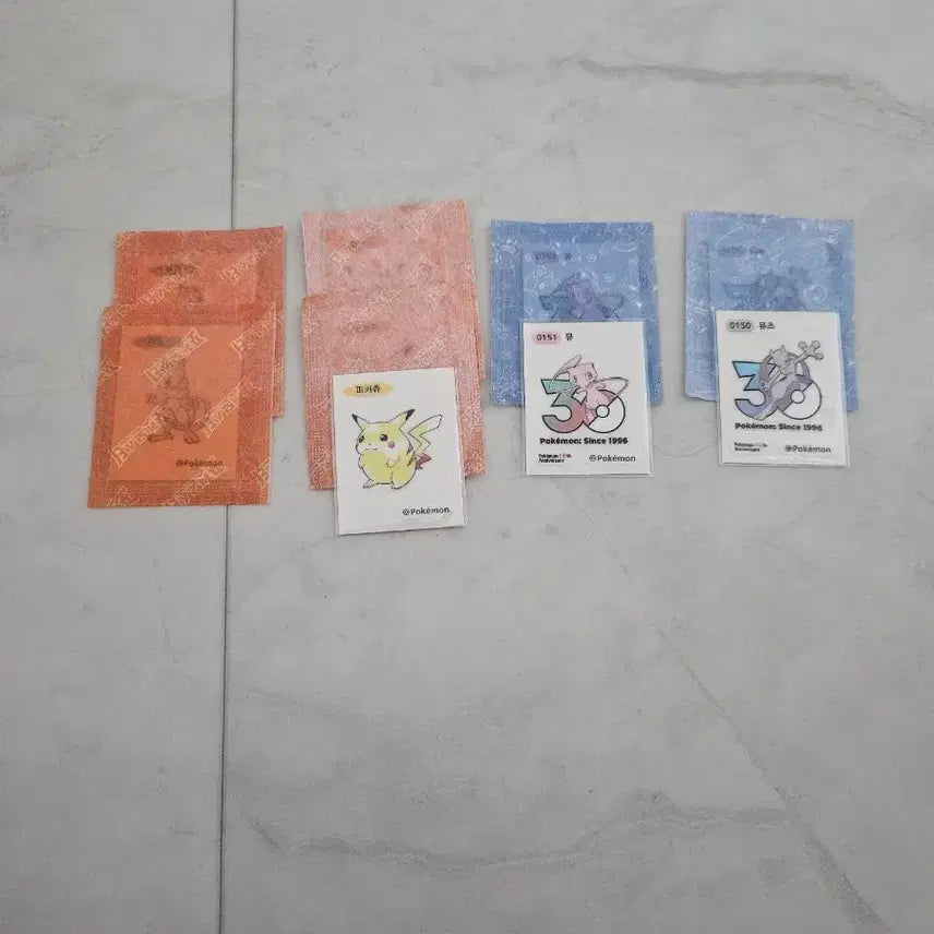 [BUNJANG] Pokemon 30th Anniversary &amp; Artwork Stickers (SSTICKER) / 포켓몬 30로고 뮤와 뮤츠, 아트워크 뮤츠 피카츄 띠부씰, 30주년 띠부씰 판매