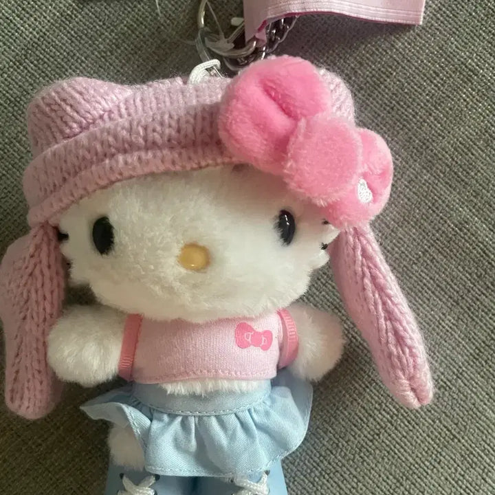 [BUNJANG] NewJeans Shanghai Limited Edition Robear Hello Kitty Mascot Keychain / [새상품/정품] 상하이 한정 뉴진스 롭이어 토끼 헬로키티 마스코트 키링