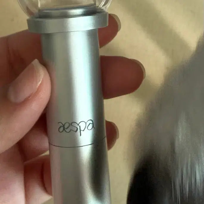 [BUNJANG] Aespa Official Light Stick Lip Balm / 에스파 응원봉 립밤 스봉밤