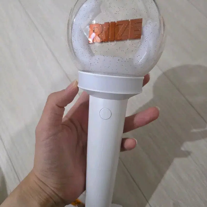 [BUNJANG] RIIZE Official Lightstick + Ddeolbyeong Lightstick Cape Bundle Set / 라이즈 응원봉+똘병 응원봉 케이프 일괄판매