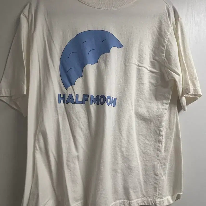 [BUNJANG] Dam Ggomma Taki Halfmoon T-Shirt / 댐꼼마 너의 이름은 타키 하프문 티셔츠
