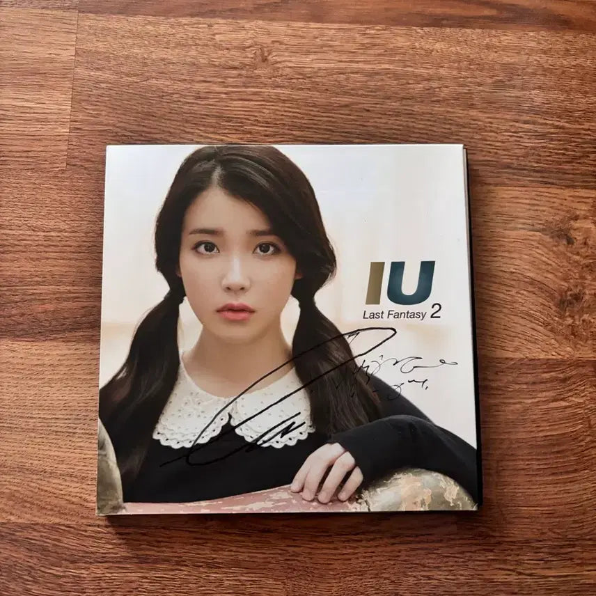 [BUNJANG] IU Last Fantasy 2 Album Autographed / 아이유 Last Fantasy 2 앨범 친필 싸인
