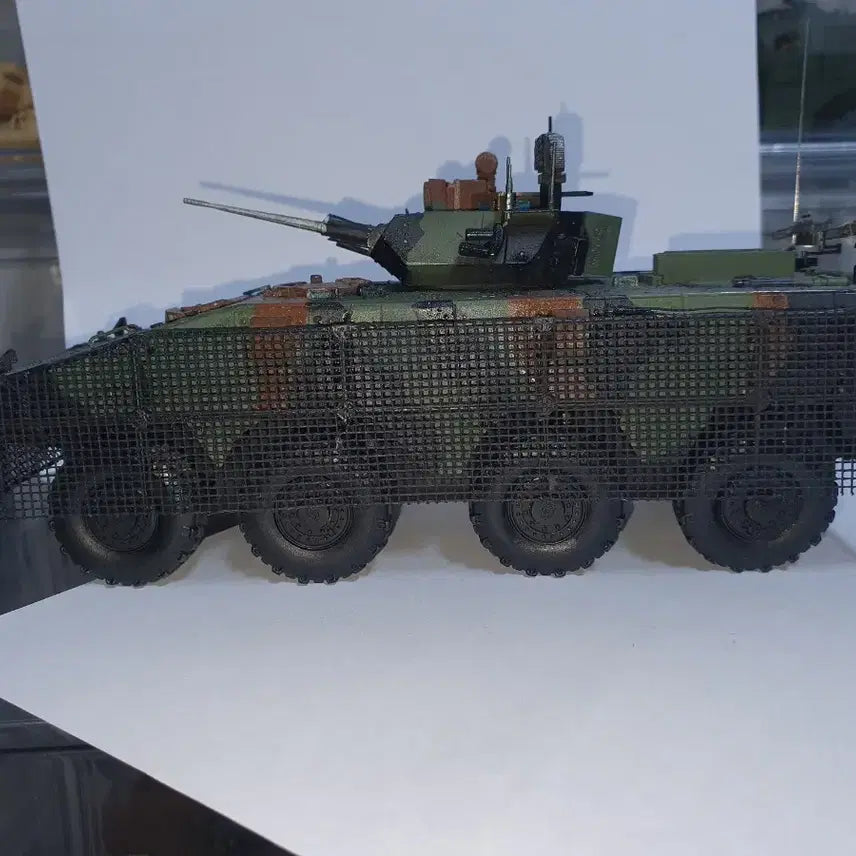 [BUNJANG] Warrior Armored Vehicle Model Camouflage 1/35 Scale / 워리어 장갑차 모형 위장무늬