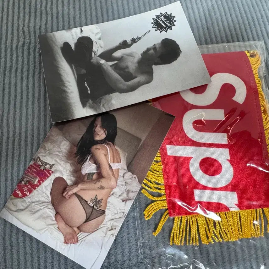 [BUNJANG] Supreme 26FW Larry Clark Gift T-Shirt / 26fw슈프림 기프트  래리 클락