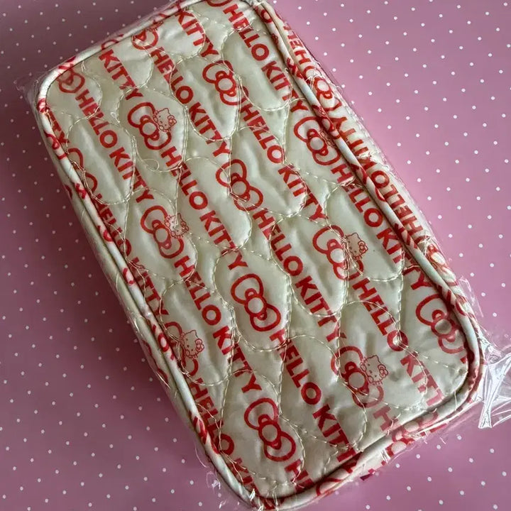[BUNJANG] Vintage Hello Kitty Quilted Pouch / 고전 헬로키티 퀑팅파우치