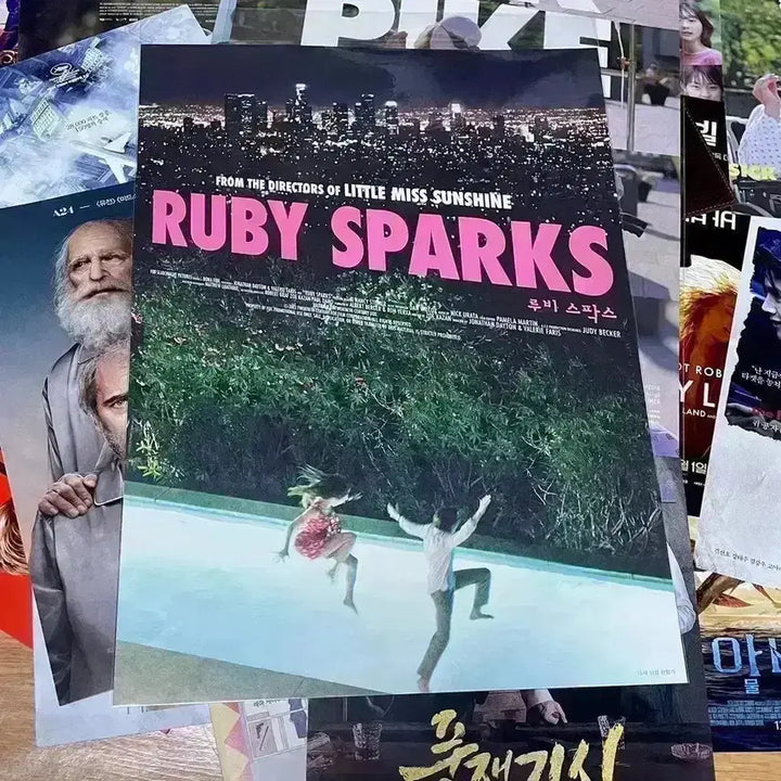 [BUNJANG] Ruby Sparks CineQ A3 Poster &amp; Badge Package / 루비스팍스 씨네큐 A3포스터 폴다노 영화 씨네큐에디션 뱃지 패키지