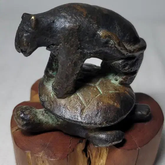 [BUNJANG] Pair of Bronze Turtle and Tiger Paperweights / 거북호랑이문진.희귀청동 한쌍