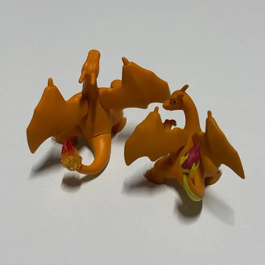 [BUNJANG] Pokemon Charizard Figure Set (2 Pieces) / 포켓몬 리자몽 피규어 2개 세트