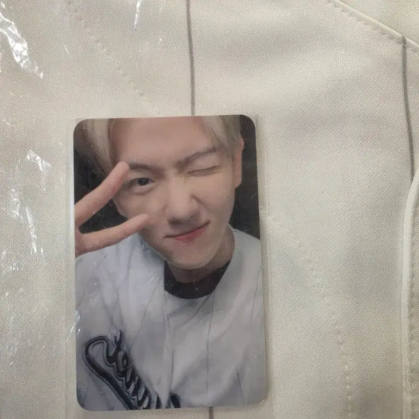 [BUNJANG] Baekhyun Sealed Baseball Uniform VER 2 Photocard Set / 백현 미개봉 야구  유니폼 VER 2 포카 포함