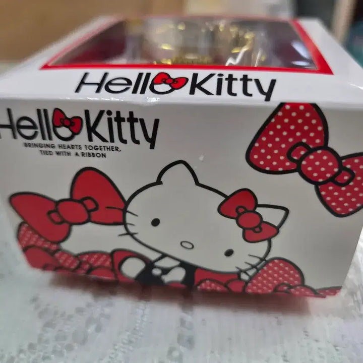 [BUNJANG] Hello Kitty Gold Wristwatch / 헬로 키티 골드 손목 시계