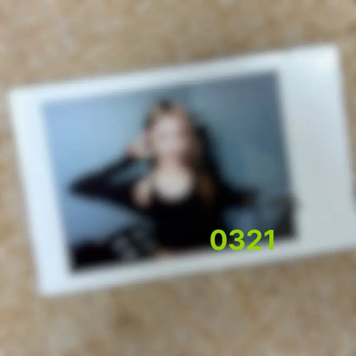 [BUNJANG] fromis_9 Lee Nagyung Signed Polaroids Bundle Set / 프로미스나인 비타민미 이나경 싸인 폴라 사인 싸폴 양도 폴라로이드
