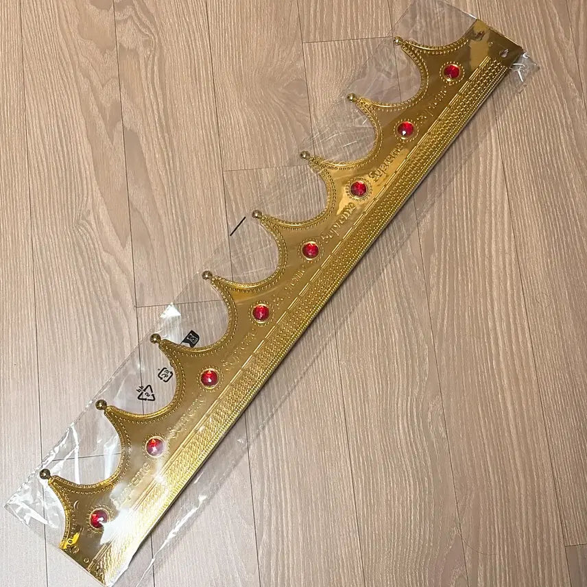 [BUNJANG] Supreme 26ss Crown Gift Sealed / 미개봉) 슈프림 26ss 왕관 기프트  판매해요 슈프림기프트