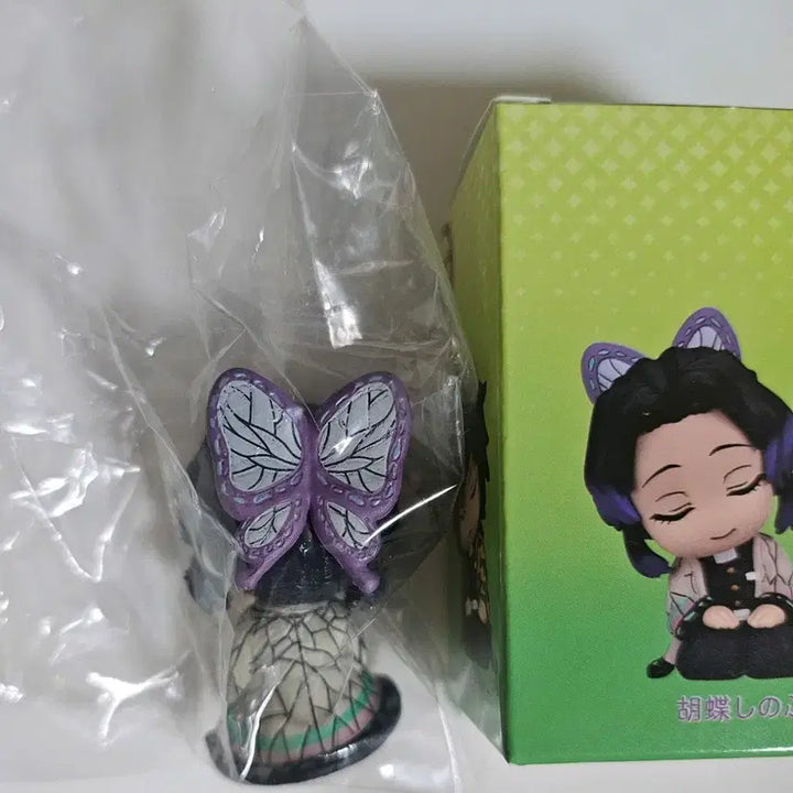 [BUNJANG] Demon Slayer Shinobu Mini Figure / 귀멸의 칼날 시노부 미니 피규어