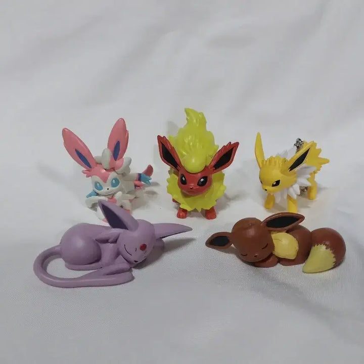 [BUNJANG] Pokemon Eeveelutions Figure 5-Set Bundle / 포켓몬스터 이브이즈 피규어 5종 세트 일괄 가챠 부스터 님피아 에브이 쥬피썬더 잠자는 주렁주렁 대롱