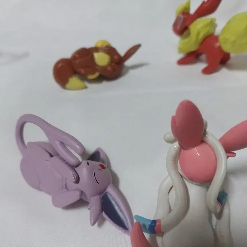 [BUNJANG] Pokemon Eeveelutions Figure 5-Set Bundle / 포켓몬스터 이브이즈 피규어 5종 세트 일괄 가챠 부스터 님피아 에브이 쥬피썬더 잠자는 주렁주렁 대롱