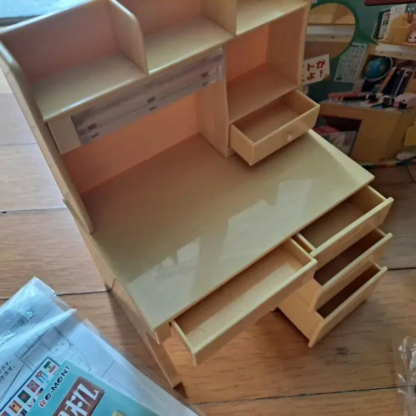 [BUNJANG] Re-Ment Desk with Light / 리멘트 불들어오는 책상