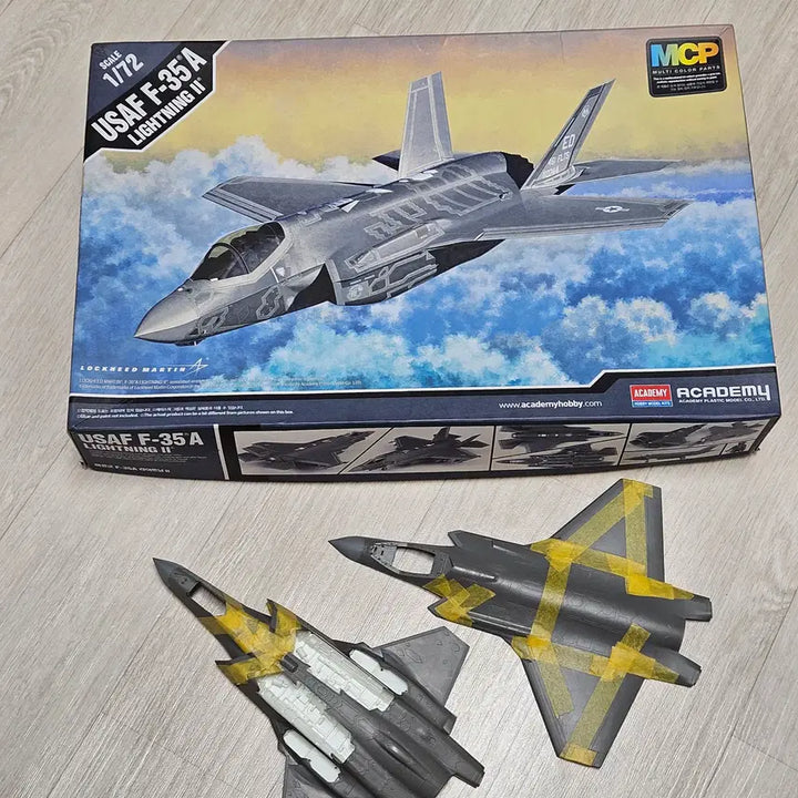 [BUNJANG] Academy Science 1/72 F-35A (Slightly Assembled) / 아카데미과학 1/72 F-35A (아주 약간 조립함)