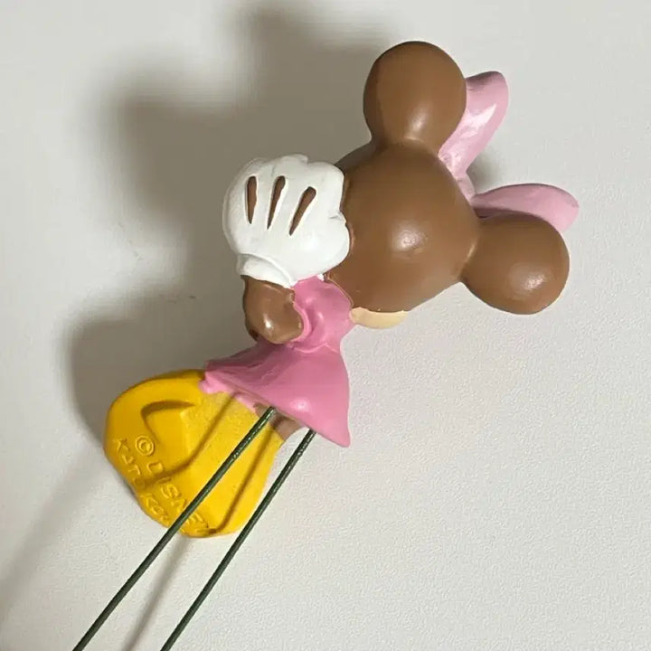 [BUNJANG] Disney Minnie Mouse Ceramic Garden Pick / Bookmark / [가격고정] 디즈니 미니마우스 도자기 가득픽 화분픽 책갈피 고전완구 피규어 도자기 인형  빈티지 소품