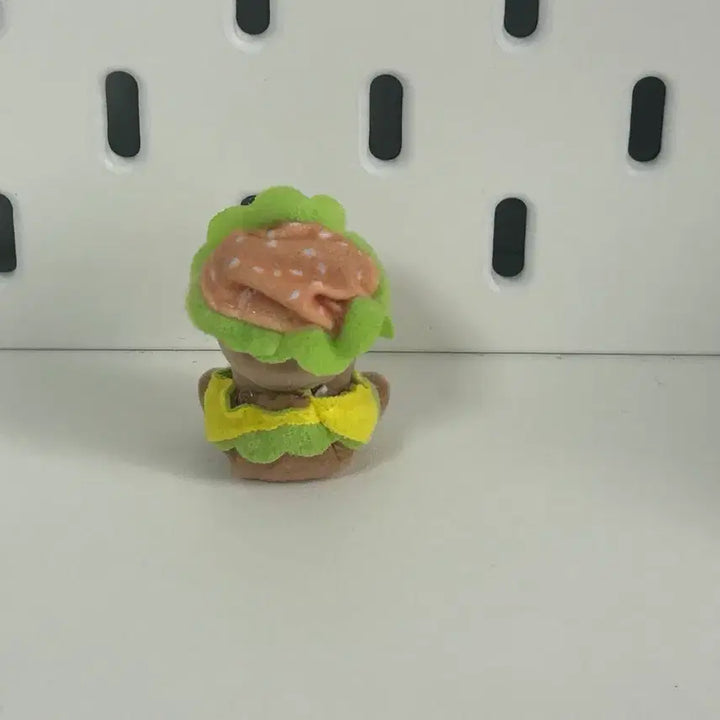 [BUNJANG] Sylvanian Families Hamburger Blind Pack Baby Squirrel / 실바니안 실바니아 패밀리 햄버거 블라인드팩 아기 다람쥐