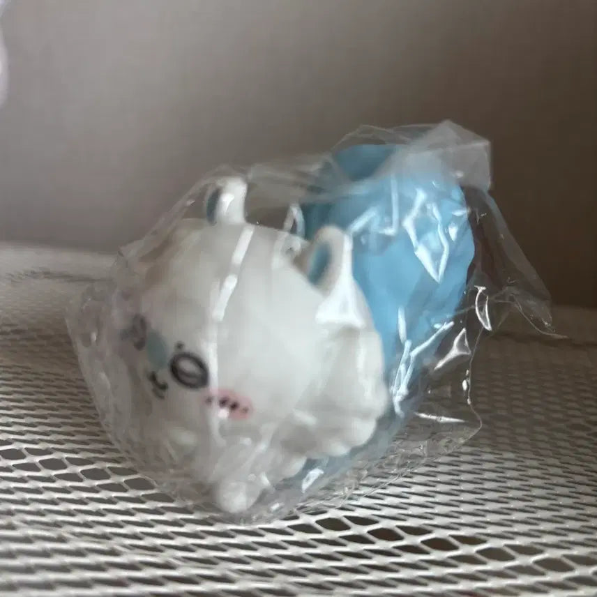 [BUNJANG] Chiikawa Soft Vinyl Puppet Mascot Momonga / 치이카와 소프비 퍼펫 마스코트 모몽가