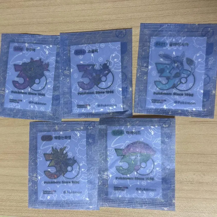 [BUNJANG] Pokemon 30th Anniversary Logo Sticker Bundle Set - Glaceon (5 Sealed Stickers) / 포켓몬 30주년 로고 띠부씰 미개봉 5개 일괄 글레이시아