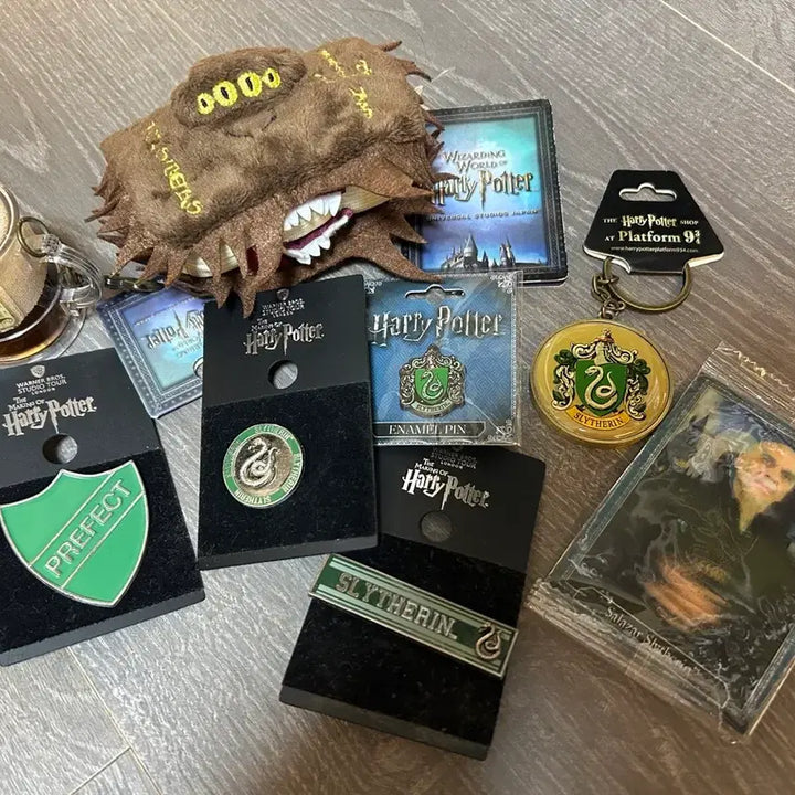 [BUNJANG] Harry Potter and Slytherin Collectibles Bundle / 해리포터 슬리데린 포함 굿즈 일괄(유니버설, 해리포터 스튜디오 등)