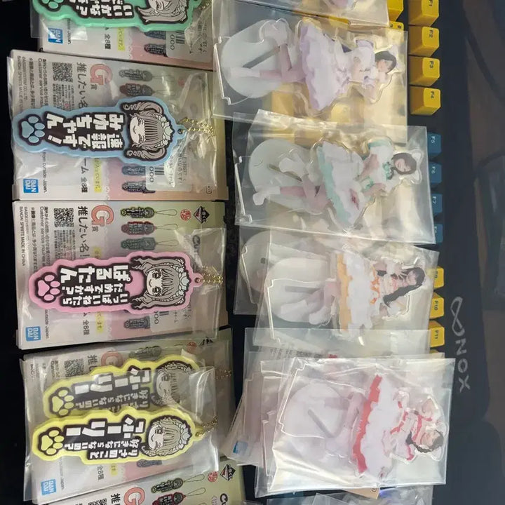 [BUNJANG] Cutie Street Acrylic Stand &amp; Rubber Charm Bundle Set / 큐티스트리트 아크릴스탠드 러버참 일괄