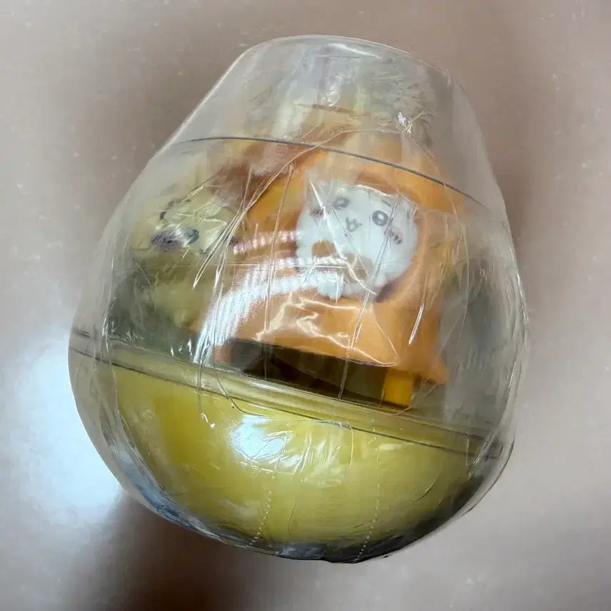 [BUNJANG] Chiiikawa Capsulium Terrarium Gacha Yellow Usagi / 치이카와 캡슐리움 테라리움 가챠 노란색 우사기 치이카와