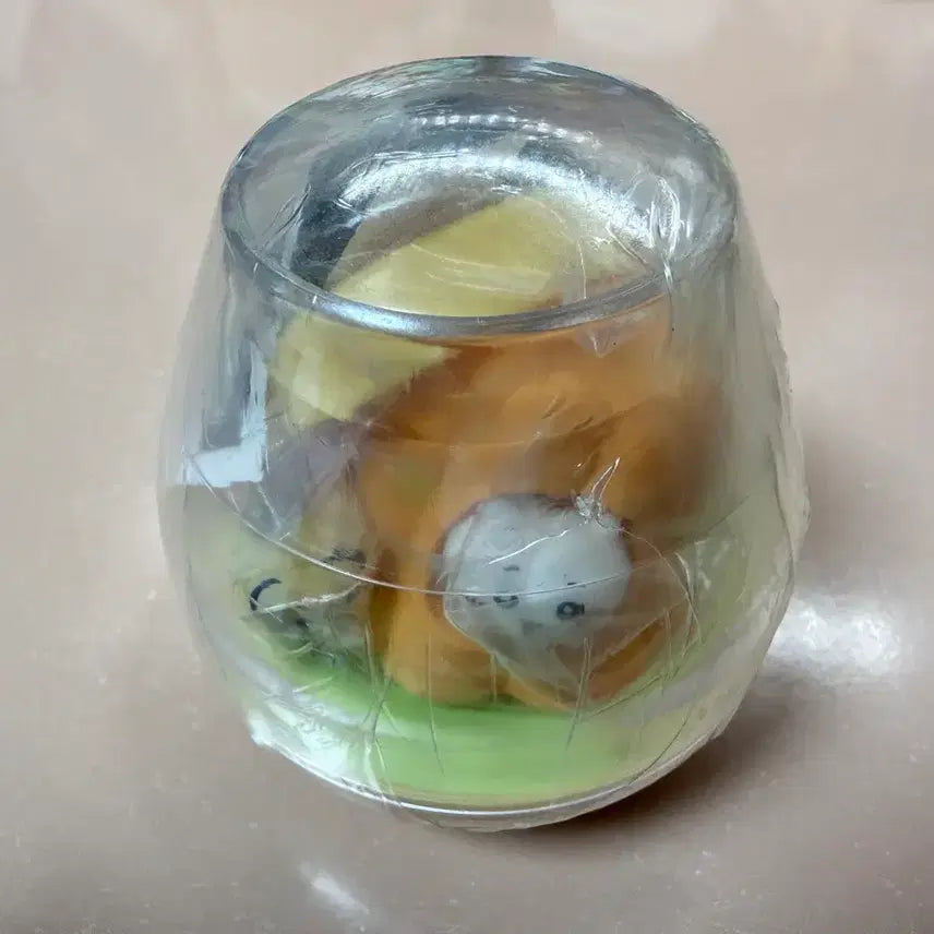 [BUNJANG] Chiiikawa Capsulium Terrarium Gacha Yellow Usagi / 치이카와 캡슐리움 테라리움 가챠 노란색 우사기 치이카와