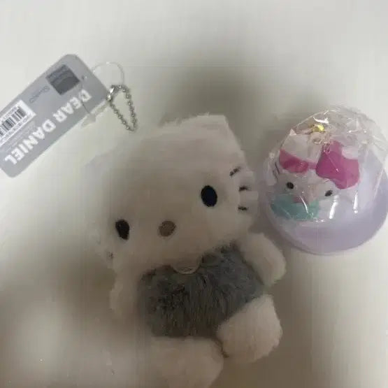 [BUNJANG] Sanrio Hello Kitty Coin Purse + Keychain Set / 산리오 챠미키티 동전지갑+ 헬로키티 키링 2개