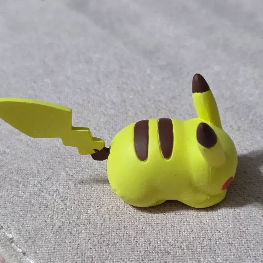[BUNJANG] Pikachu Metamon Gacha Figure / 변신 메타몽 피카츄 가챠 피규어