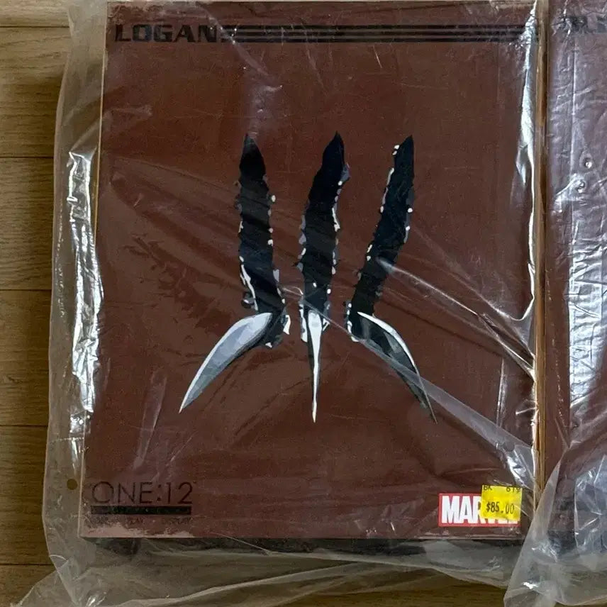 [BUNJANG] Mezco Logan Action Figure / 메즈코 Mezco 로건