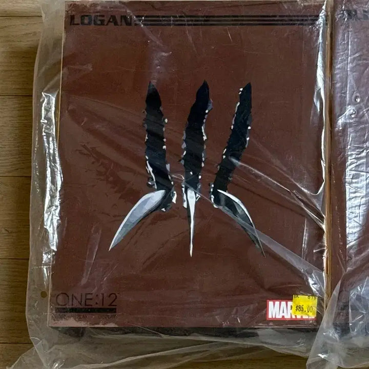 [BUNJANG] Mezco Logan Action Figure / 메즈코 Mezco 로건