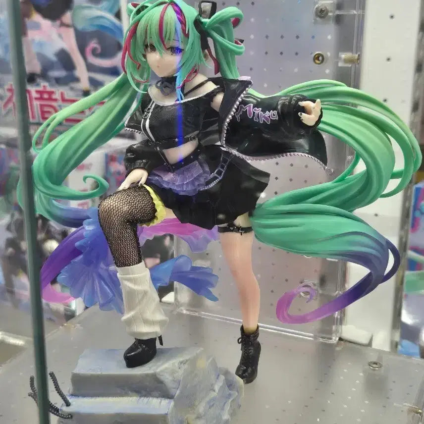 [BUNJANG] Hatsune Miku Punk Figure (Sealed) / 미개봉) 하츠네미쿠 펑크 피규어