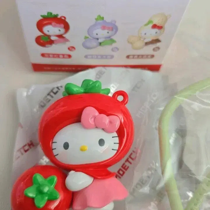 [BUNJANG] Hello Kitty Fruity &amp; Veggie Scented Charm / 헬로키티 향기나는 과일야채 키링