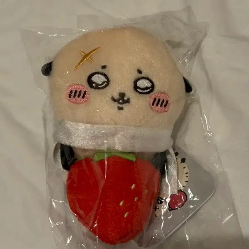 [BUNJANG] Chiikawa Racoon Strawberry Desktop Doll / 치이카와 랏코 딸기 데스크탑 데스크톱 인형 미개봉
